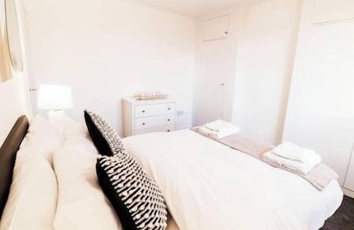 Northcote Apartment | Fantastic 3 Bedroom Maisonette