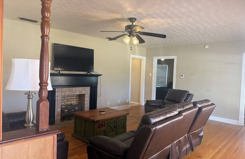 Abilene House | Fantastic 4-bedroom house with AC in charming Abilene