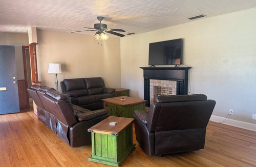 Abilene House | Fantastic 4-bedroom house with AC in charming Abilene