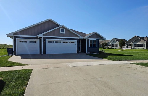 Butte Des Morts House | Fantastic 4-bedroom house with AC in charming Oshkosh. Close to EAA