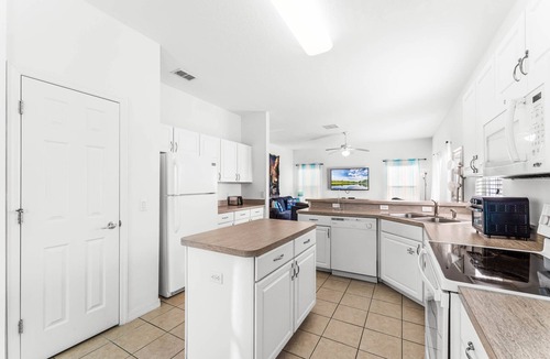 Highgate Park House | Fantastic 4 Bedroom In Gated Community with Private Pool and Games Room Minutes to Disney
