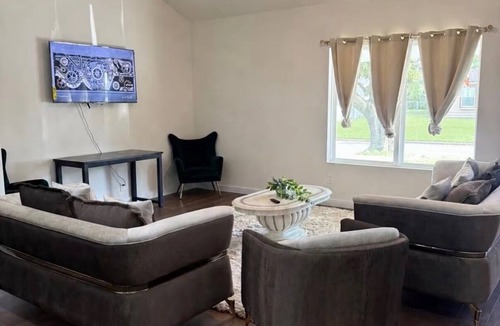 MacGregor Ski Chalet | Fantastic 4BR Houston Chalet Near NRG, TSU, UofH, & Medical Center