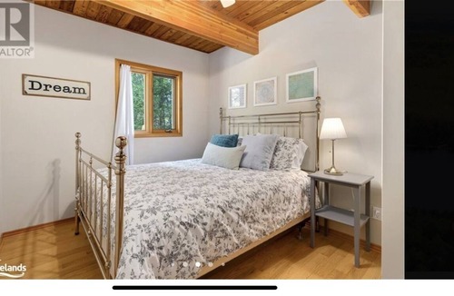 Dorset Cabin | Fantastic 5 Bedroom Cottage on Amazing Paint Lake