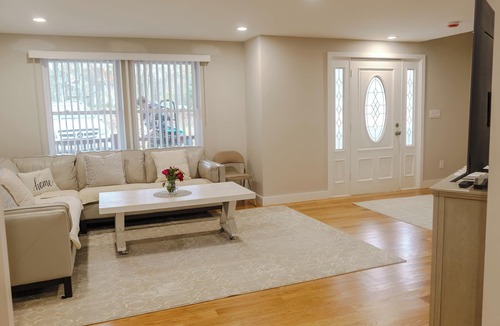 Middle Hope House | Fantastic 5-bedroom house with a pool in charming Clintondale