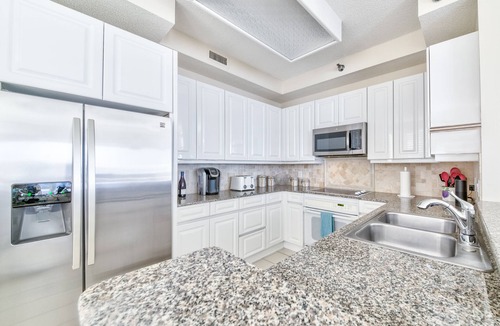 Ono Island Condo | Fantastic Balcony ~ Indoor And Outdoor Pools ~ Hot Tubs ~ Tennis Courts!