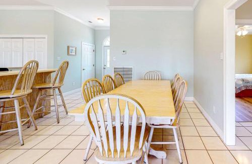 Audubon Place House | Fantastic beachfront home with full kitchen central AC & washer dryer