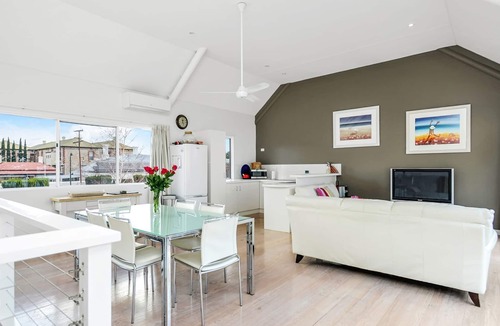Victor Harbor House | Fantastic Beachside Townhouse