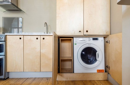 Clerkenwell Apartment | Fantastic Farringdon 2BR w/High Ceilings, nr Dining, by Blueground