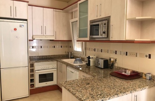 L'Escala Apartment | Fantastic first floor apartment with private garden - Ideal for families