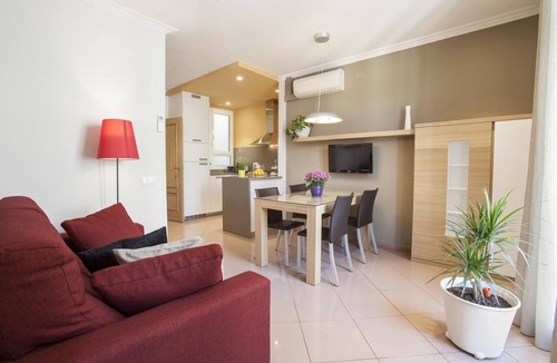 Gothic Quarter Apartment | Fantastic GroupFlat: 12-Bedr. 5-Bathr. for 19 people, Central Barcelona! Ask us!