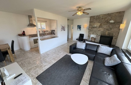 Gordola House | Fantastic holiday home with private heated pool and lake view