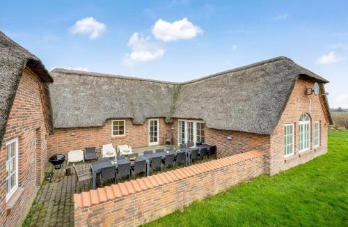 Vedersø Klit House | Fantastic Holiday Home With Pool And Spa For 20 People
