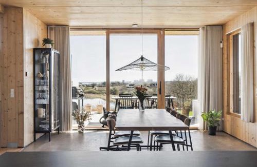 Lystrup Villa | Fantastic House by the Lake in Skødstrup Perfect for for family and long stays