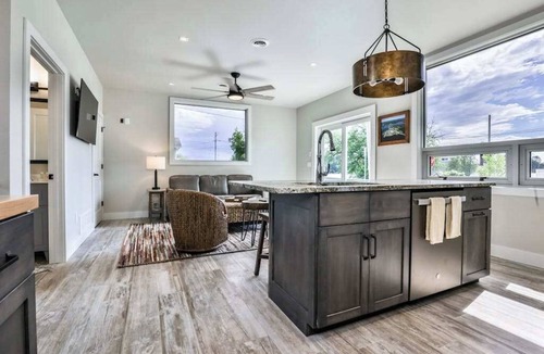 Minocqua House | Fantastic lake cottage with shared dock, easy beach access, WiFi & central AC