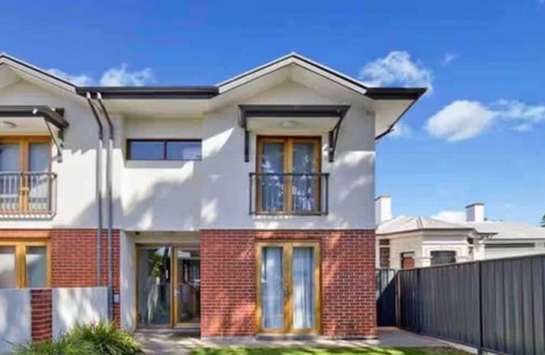 Stepney House | Fantastic location, so close to the CBD.