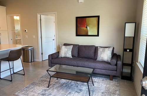 Crestview Apartment | Fantastic location! Pet Friendly! Walking distance to the train and restaurants