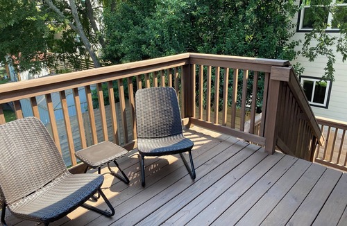 Crestview Apartment | Fantastic location! Pet Friendly! Walking distance to the train and restaurants