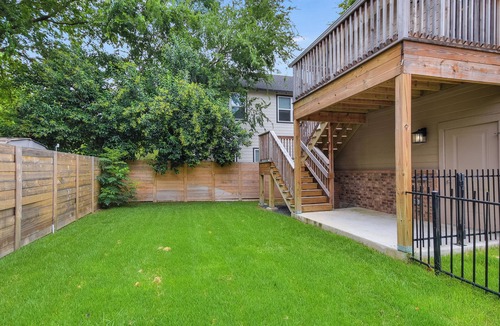 Crestview Apartment | Fantastic location! Pet Friendly! Walking distance to the train and restaurants