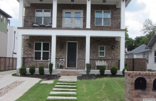Crestview House | Fantastic locations, close to downtown and the Domain.Walk to the train