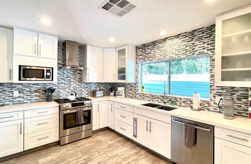 The Mesa House | Fantastic MidCentury Modern, Pool, Views, Privacy!
