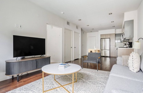 Milpitas Apartment | Fantastic Milpitas 1BR w/Pool, Gym & W/D, walk to BART, by Blueground