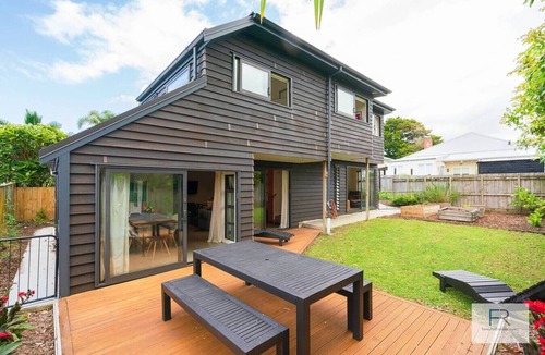 Kingsland House | Fantastic Morningside Home