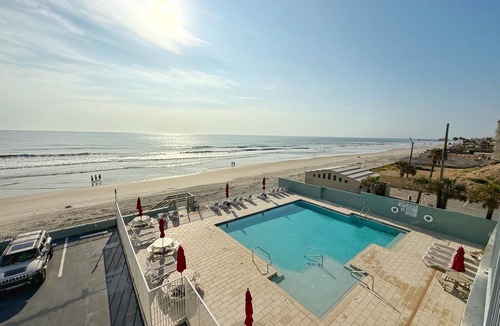 East Daytona Apartment | Fantastic Ocean Front Studio W/Balcony in Daytona!