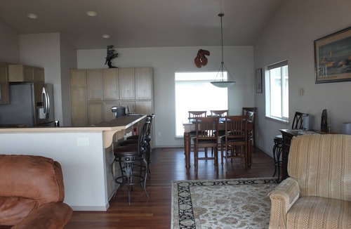 Agate Beach House | FANTASTIC OCEAN FRONT MODERN HOME*TWO LIVING AREAS*HUGE DECK