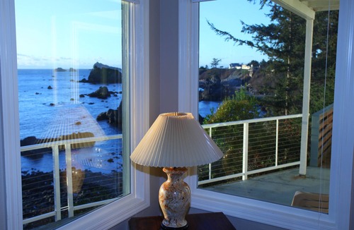 Crescent City North House | Fantastic Oceanfront Get Away With Awesome Views.