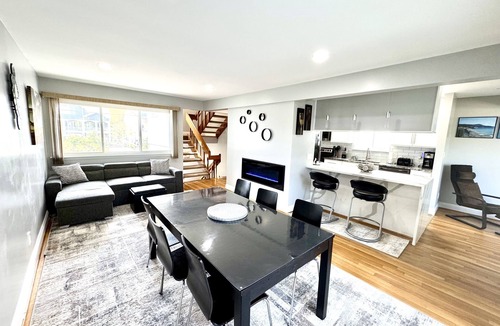 Northeast Virginia Beach House | Fantastic Oceanside house -Short walk to the Beach - NEWLY REMODELED