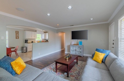 Medical Center District House | Fantastic Pool, Gameroom, Fire pit & BBQ at the Medical center