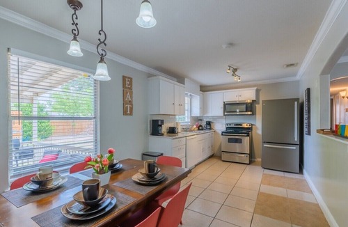 Medical Center District House | Fantastic Pool, Gameroom, Fire pit & BBQ at the Medical center