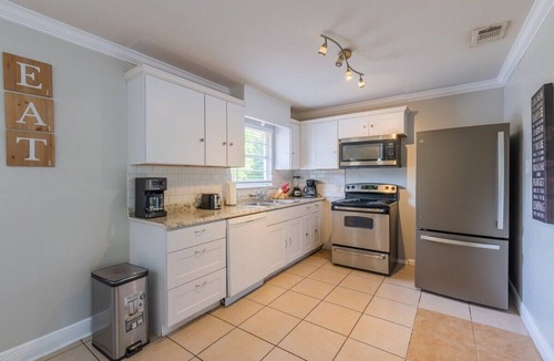 Medical Center District House | Fantastic Pool, Gameroom, Fire pit & BBQ at the Medical center