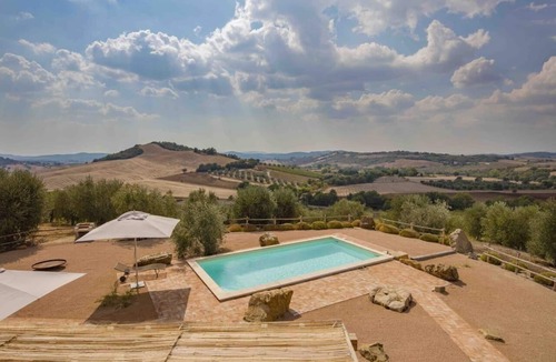 Manciano House | Fantastic property with swimming pool near the sea
