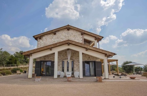 Manciano House | Fantastic property with swimming pool near the sea