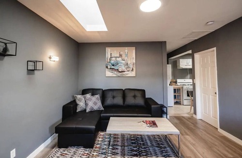 NoHo Arts District House | FANTASTIC RENOVATED 1BR HOME with PRIVATE FENCED PATIO in NOHO ARTS DISTRICT p21