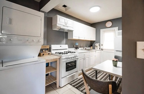 NoHo Arts District House | FANTASTIC RENOVATED 1BR HOME with PRIVATE FENCED PATIO in NOHO ARTS DISTRICT p21