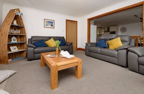 West Looe House | Fantastic river side house with garage parking