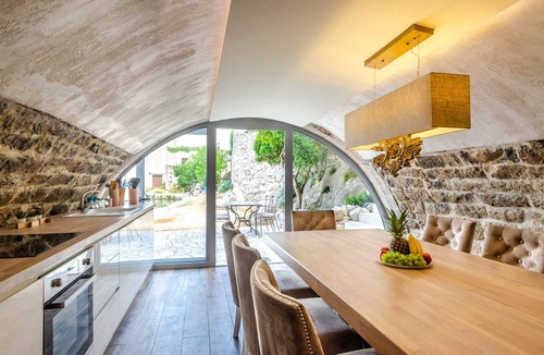 Cove Tri Zala (Zrnovo) Villa | Fantastic Seafront Villa | 4 Bedrooms | Villa Samostan Prestige | Stunning