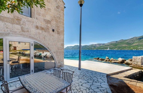 Cove Tri Zala (Zrnovo) Villa | Fantastic Seafront Villa | 4 Bedrooms | Villa Samostan Prestige | Stunning