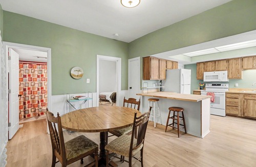 Tower Grove South House | Fantastic South Tower Grove bungalow - voted Most Liveable Area in St Louis