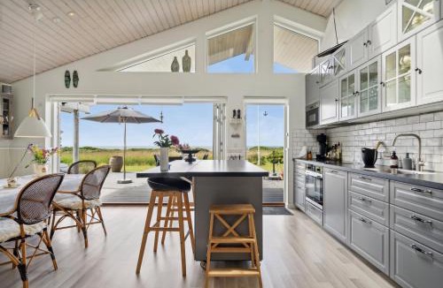 Øer Strand House | Fantastic Summer House With Sea View