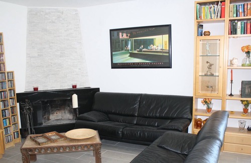 Vinaros House | Fantastic top modern holiday home with large solar heated pool near the beach