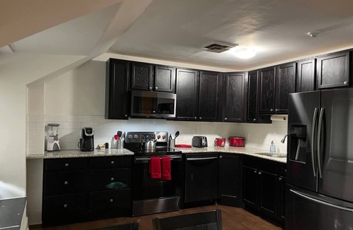 Erdenheim Apartment | Fantastic updated apartment with parking