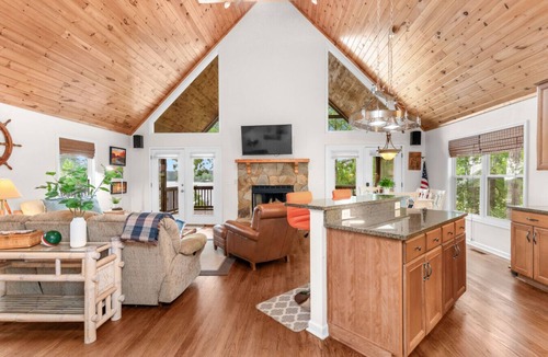 Milledgeville House | Fantastic View and No Pet Fee, Kayaks, Dock