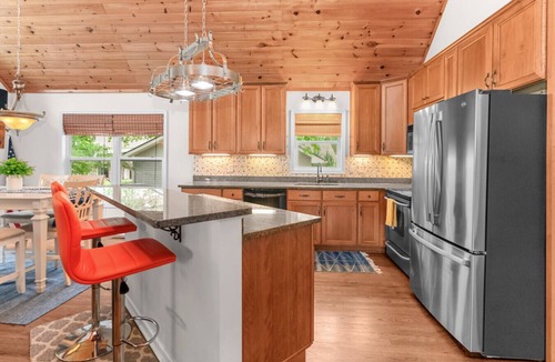 Milledgeville House | Fantastic View and No Pet Fee, Kayaks, Dock