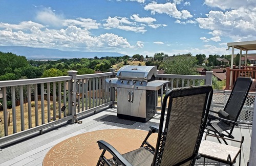 The Ridges House | Fantastic View, close to downtown & the Monument