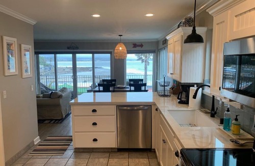 Capitola Condo | Fantastic Views, Beach Front Condo