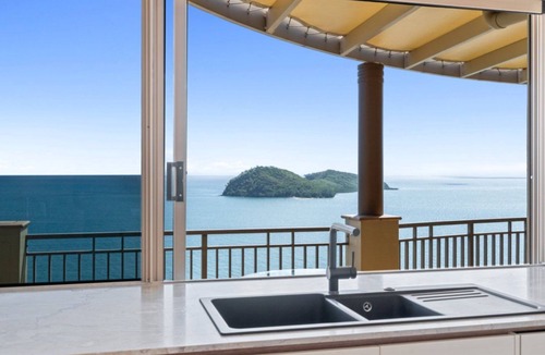 Buchan Point Apartment | FANTASTIC VIEWS MUNBILLA 3 @ PALM COVE