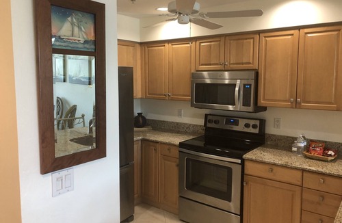 Burnt Store Marina Condo | Fantastic views over looking Burnt Store Marina in Harbour Towers!